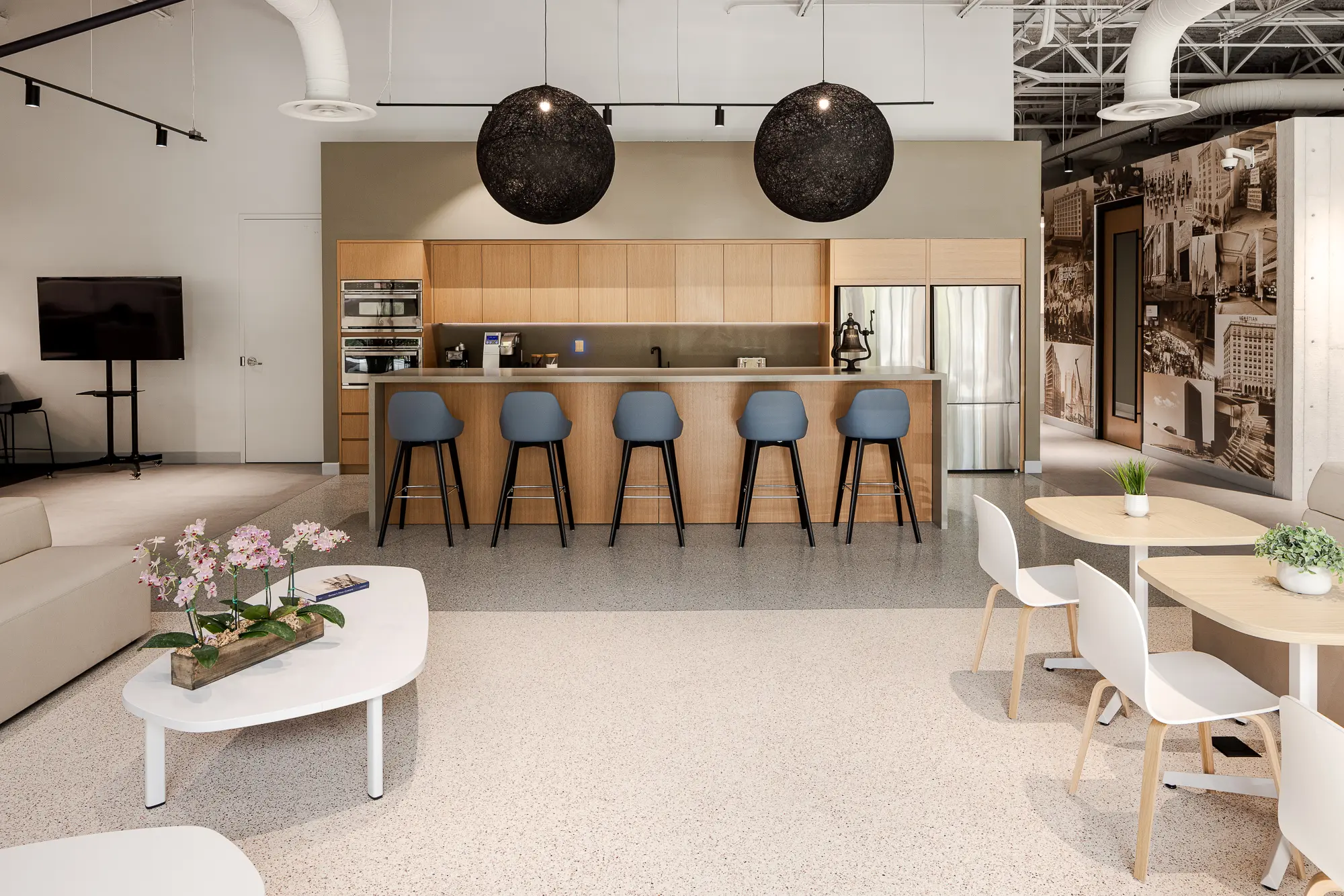 Turner – Modern Office Interior Design for Collaborative Workspaces