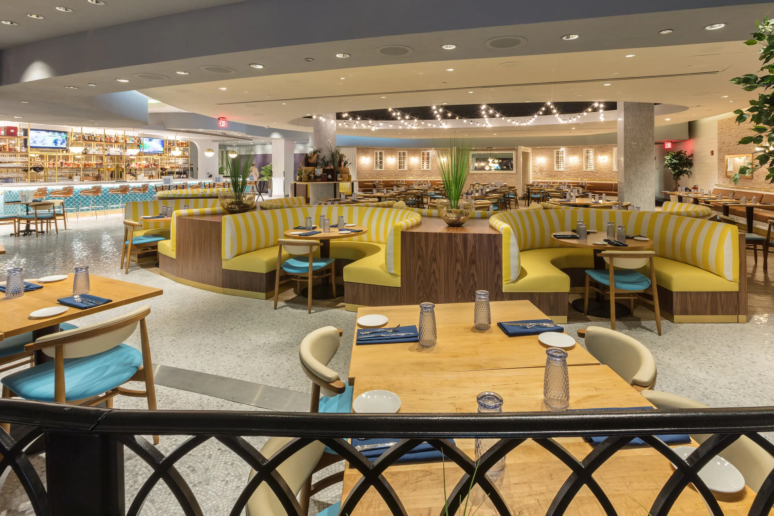 Light Up Your Sales: 5 Restaurant Lighting Tips to Enhance Mood and Guest Experience