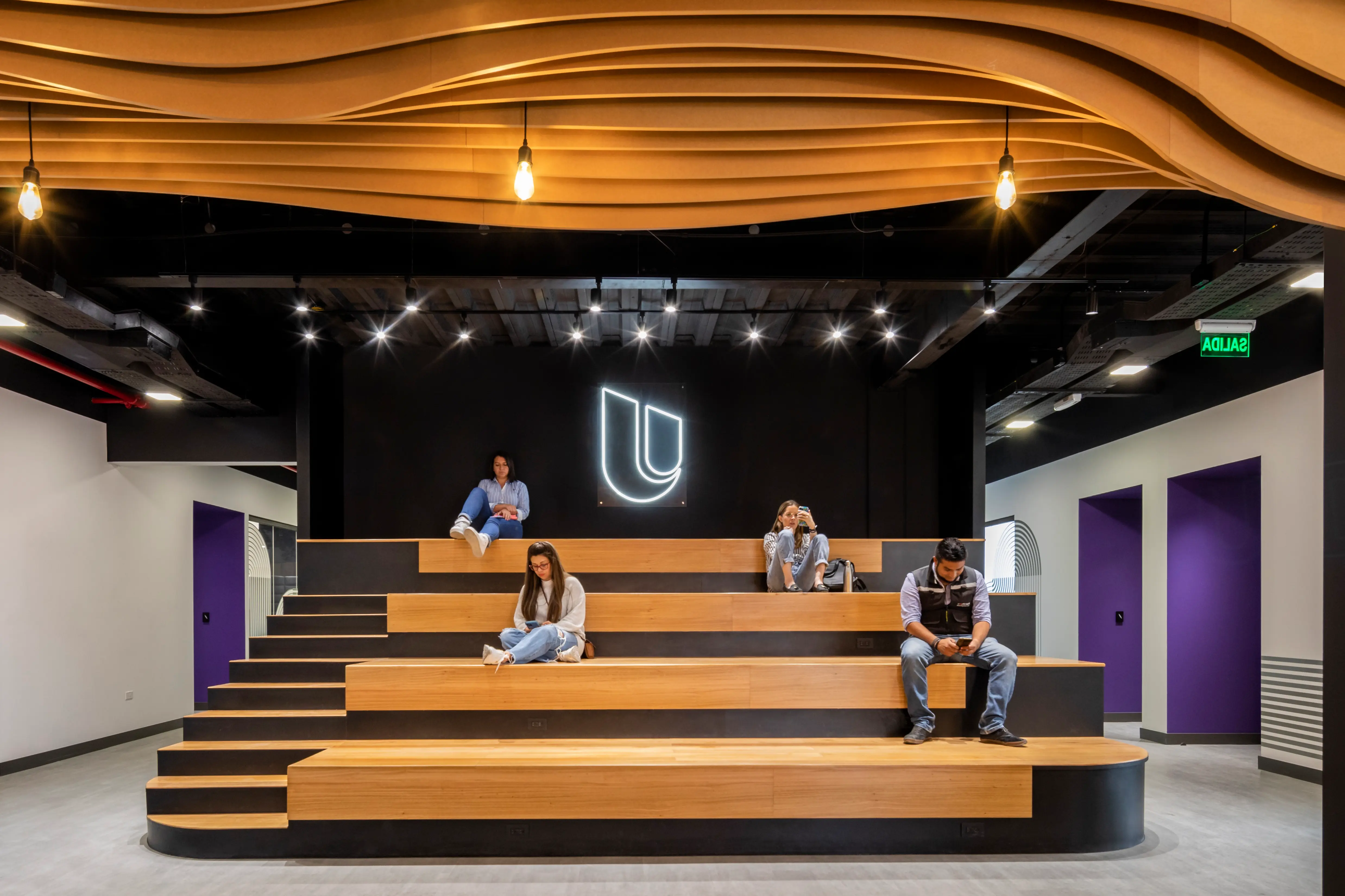Modern Classroom Layout: Design Strategies for Flexible Learning
